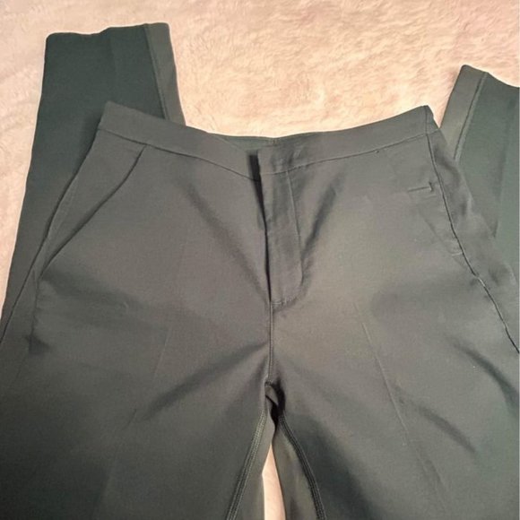 Lululemon woman’s pants. Teal in colour. New condition. Size 6. Pockets. Stretch - Picture 6 of 11